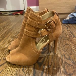 MICHAEL KORS OPEN TOE BOOTIE